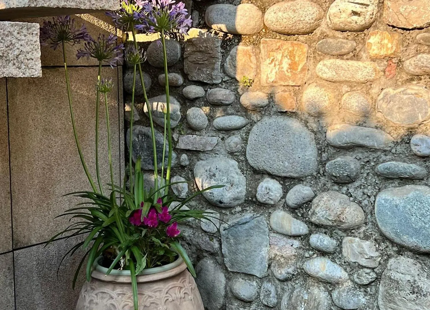Garden Suite Castle Desenzano del Garda 0*,  Italy