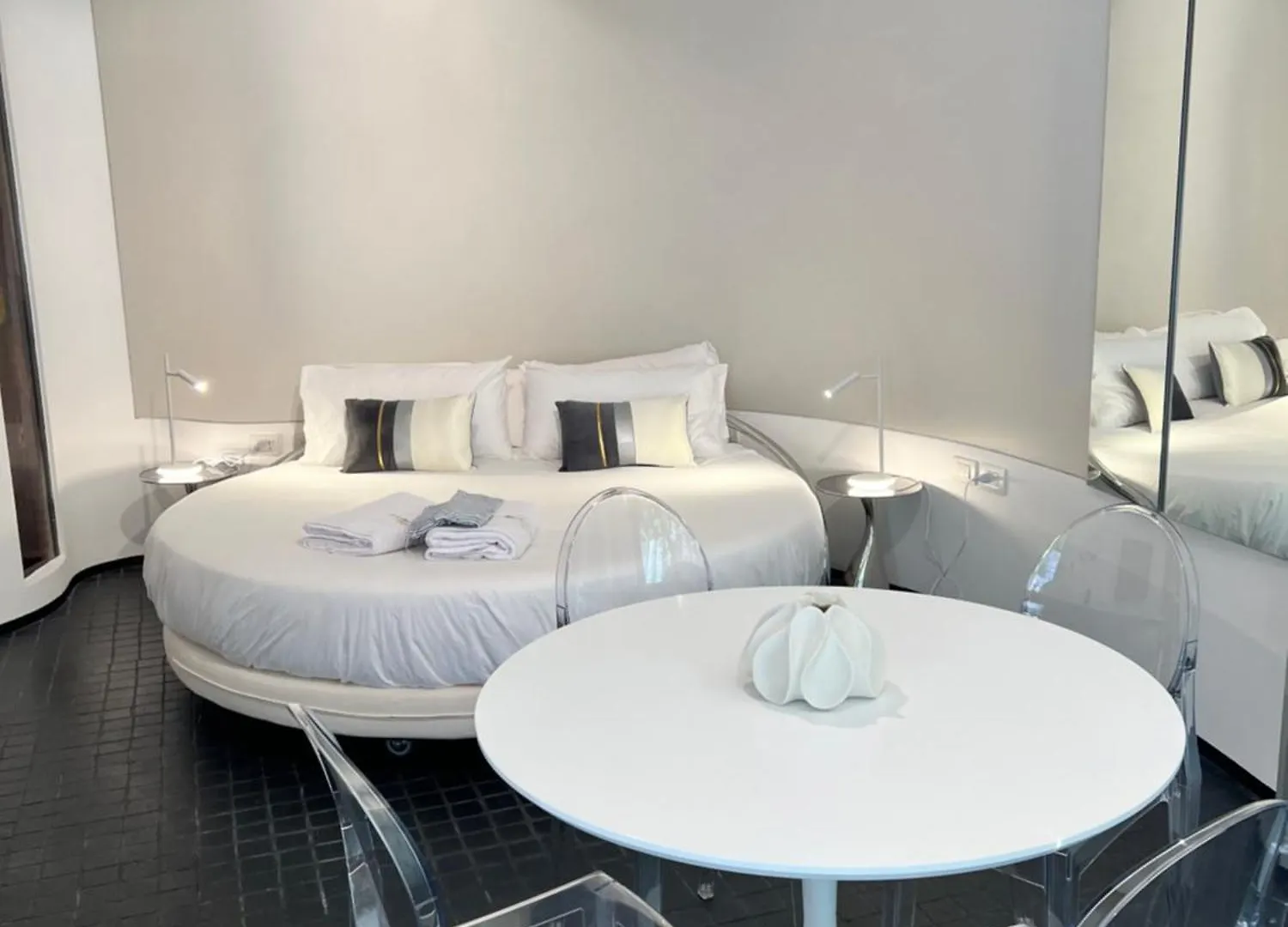 Apartment Garden Suite Castle Desenzano del Garda Italy